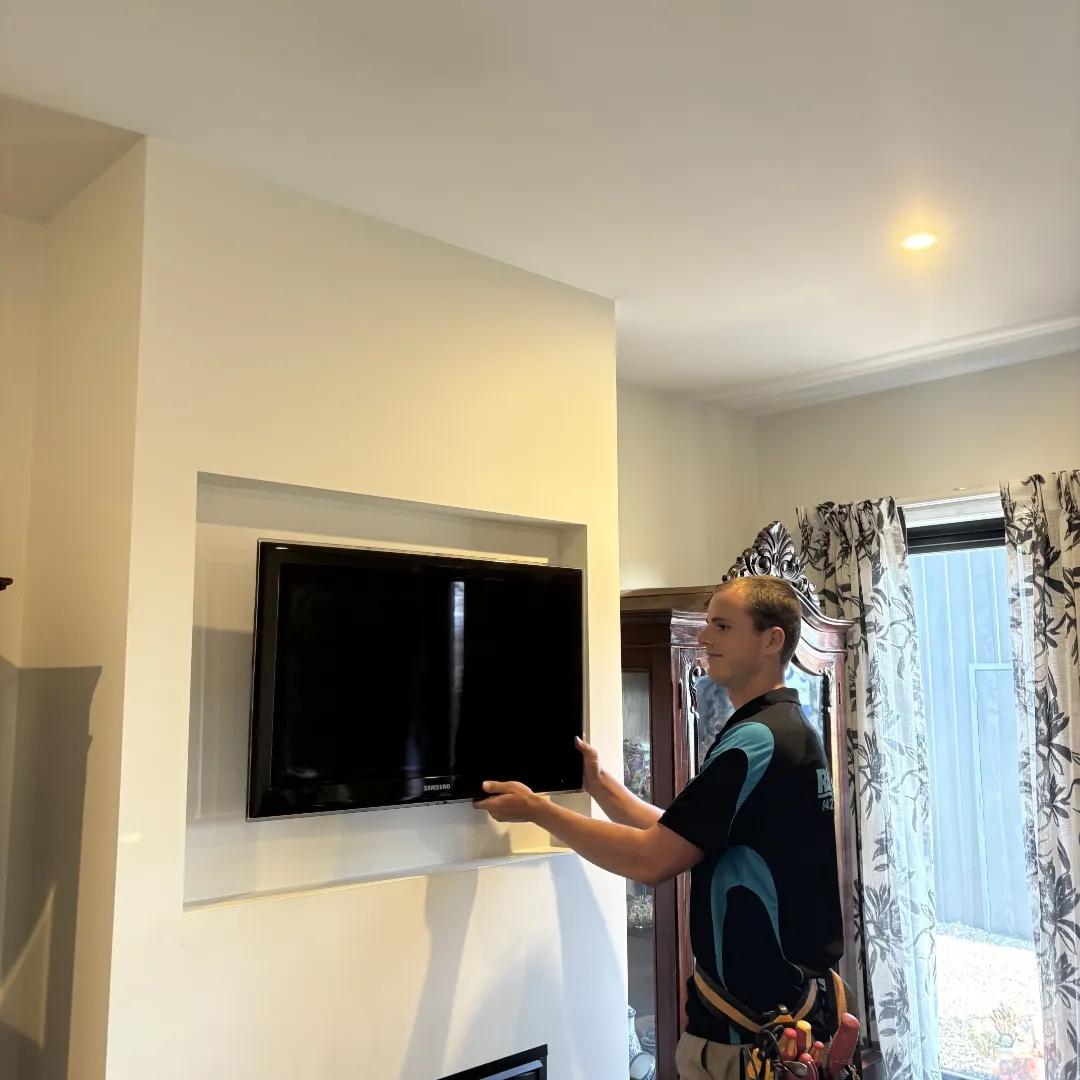 TV wall mounted by an RB Solar & Electrical technician